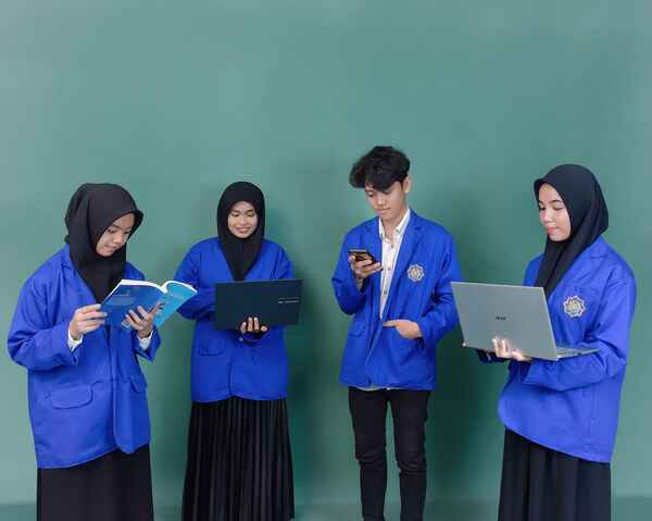 universitas terbaik di Kolaka Utara